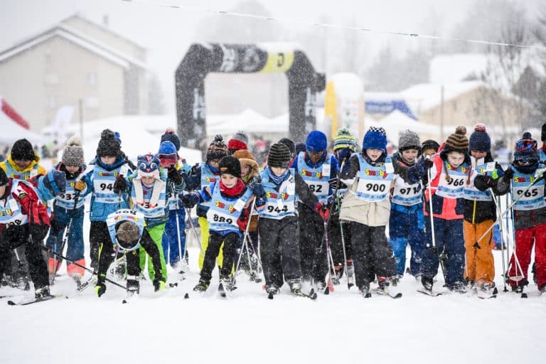 Start of the Transju Jeunes cross-country ski race