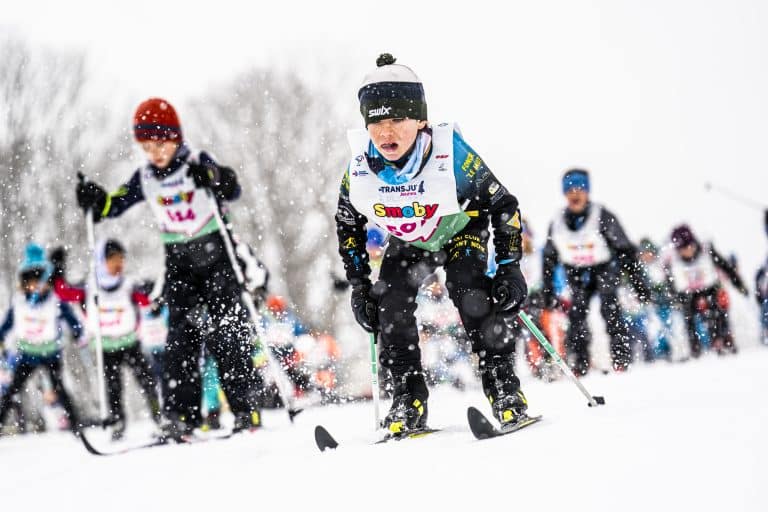 Photos of children skiing during the Transju&#039;Jeunes in Les Rousses